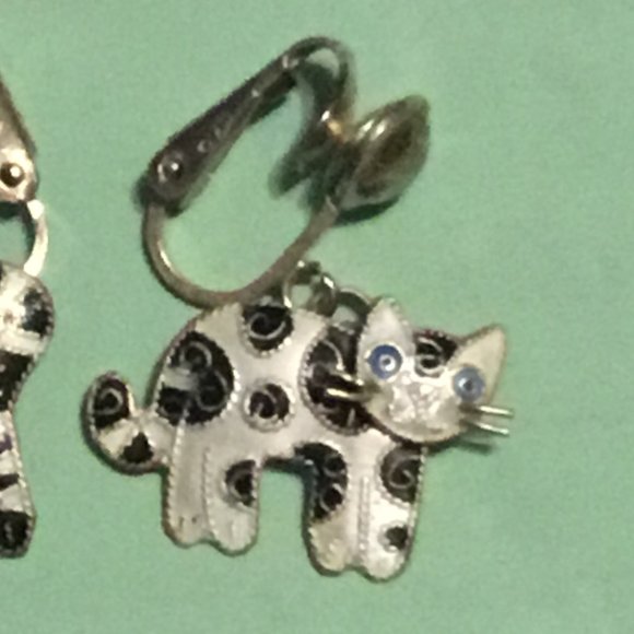 Very lovely Zarah sterling silver enamel cloisonné cat clip on earrings - Picture 2 of 7